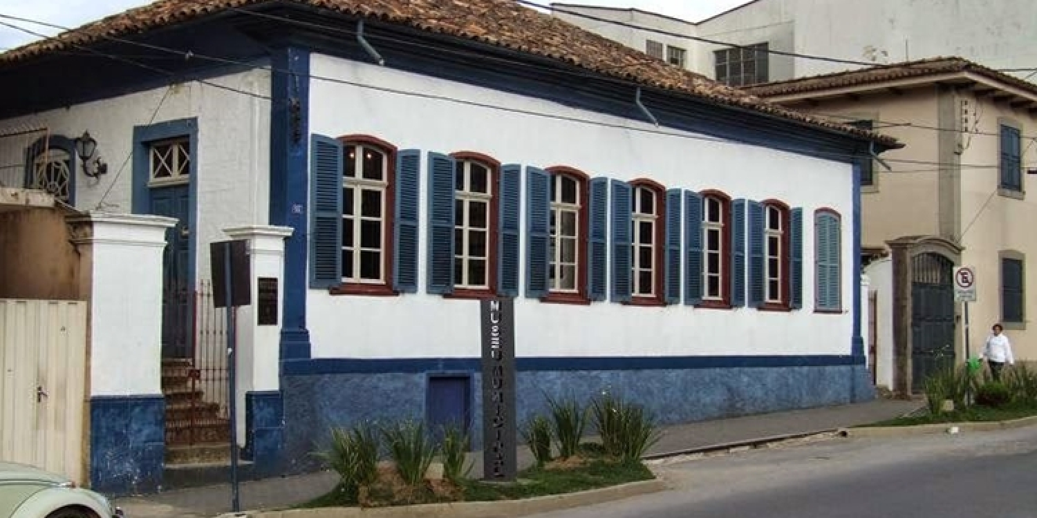 ACADEMIAS DE GIN&Aacute;STICA - BARBACENA