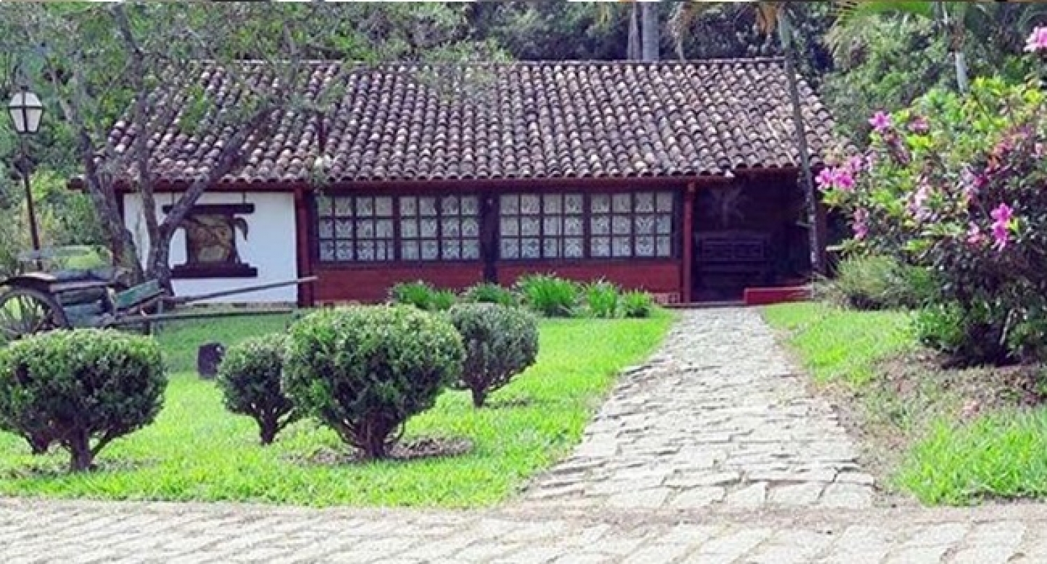 HOT&Eacute;IS E POUSADAS NO BICHINHO